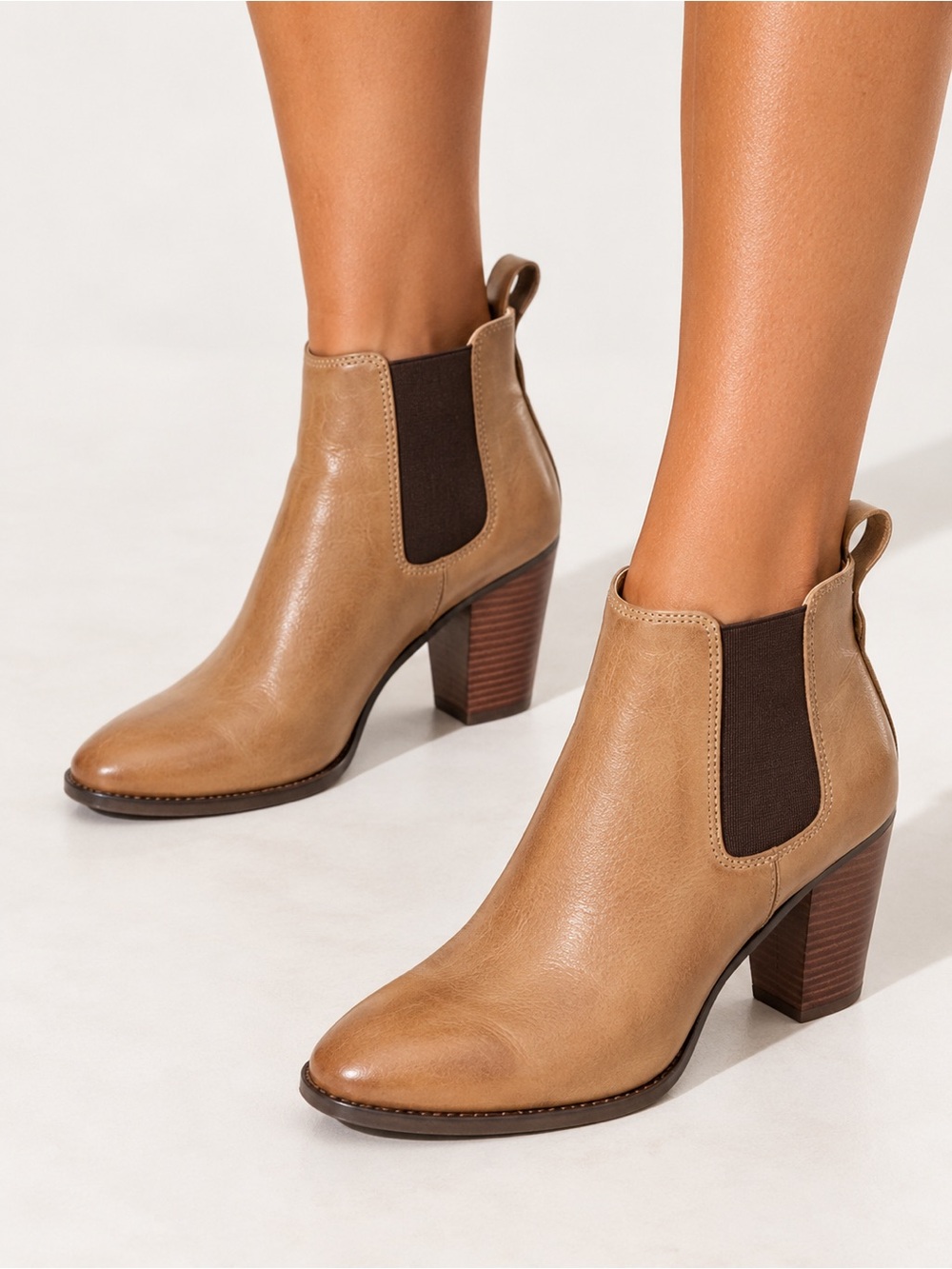TONY BIANCO Tan Leather Chelsea Ankle Boots with Dark Elastic Panels
